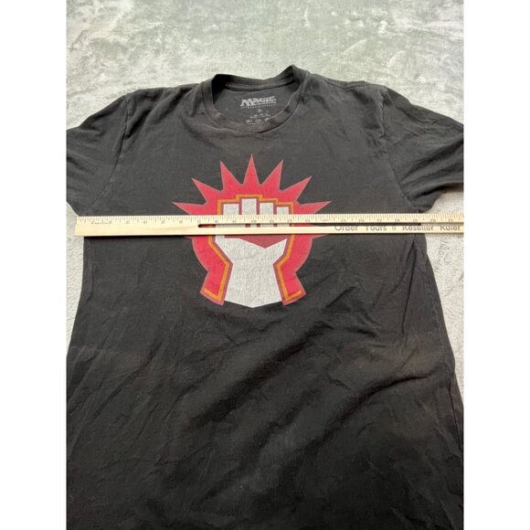 Magic: The Gathering Mens Medium Shirt Black With Red Fist Graphic - Picture 4 of 9